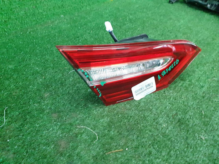 Фонарь левый внутр. Toyota Camry xv70 (17-нв) LED