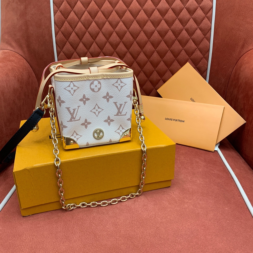 Louis Vuitton Noe Purse