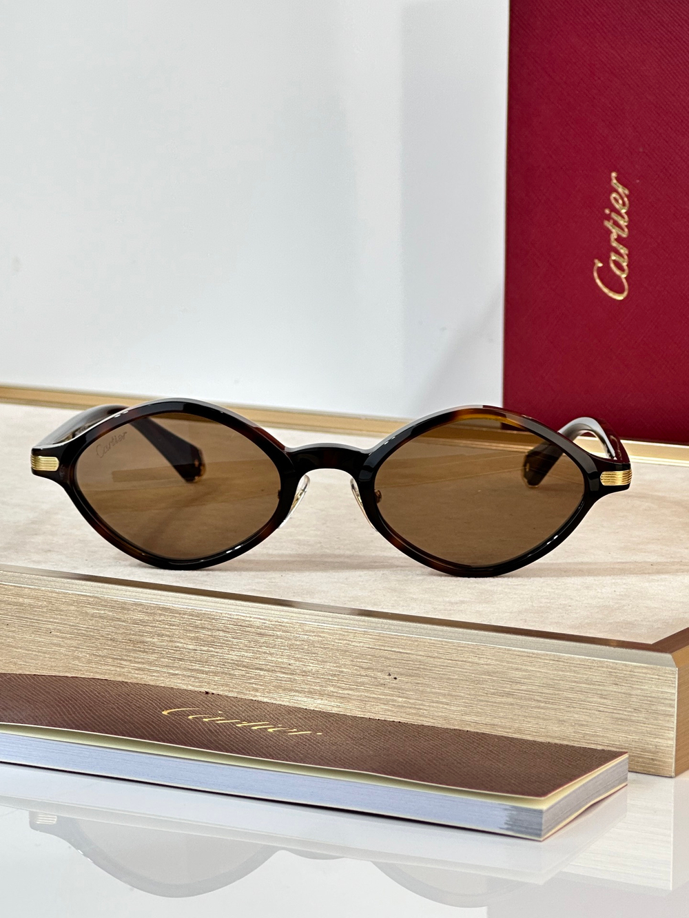 Солнцезащитные очки