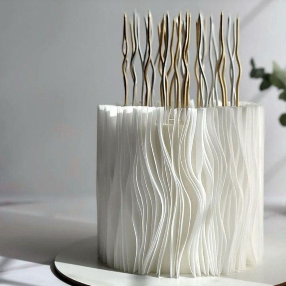 Торт торжественный 1,5 кг. с 3D декором их вафельной бумаги