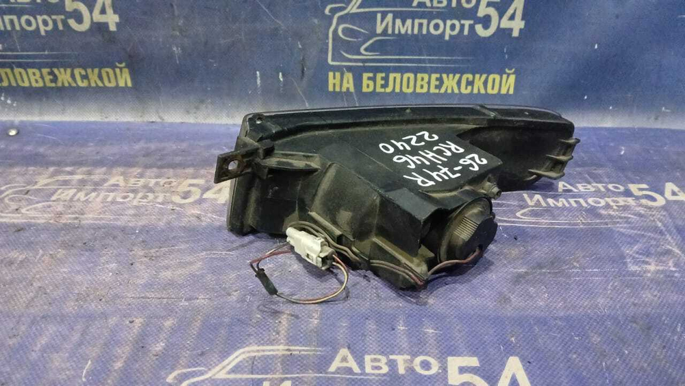 Туманка правая TOYOTA REGIUS 2001