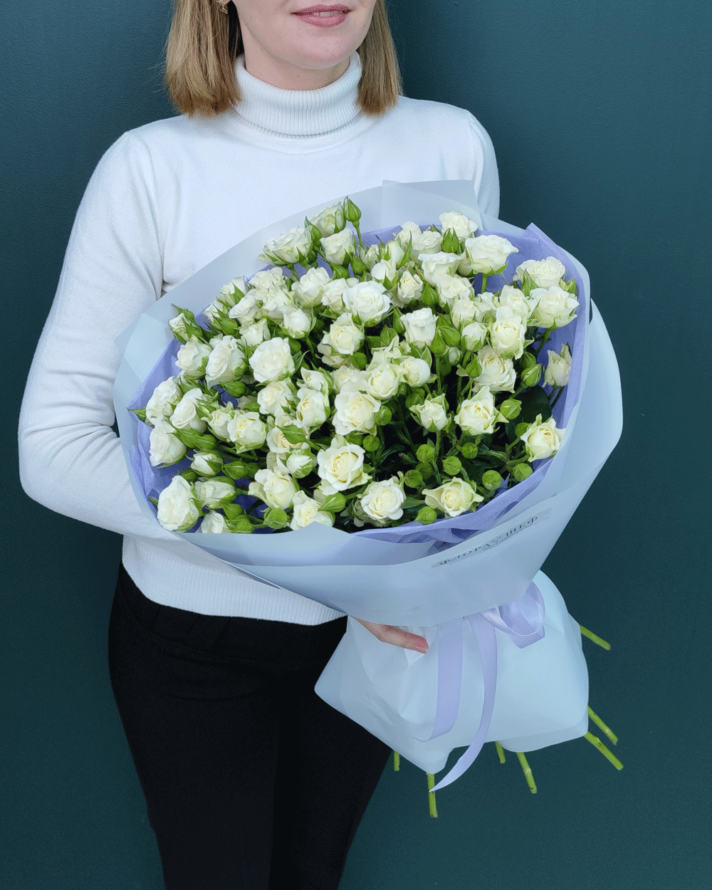 Букет из белой кустовой розы,15 веток(00211)