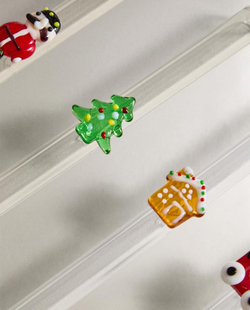 ZARA HOME НАБОР ТРУБОЧЕК ИЗ СТЕКЛА С НОВОГОДНИМИ ФИГУРКАМИ (6 ШТ.), КРАСНЫЙ