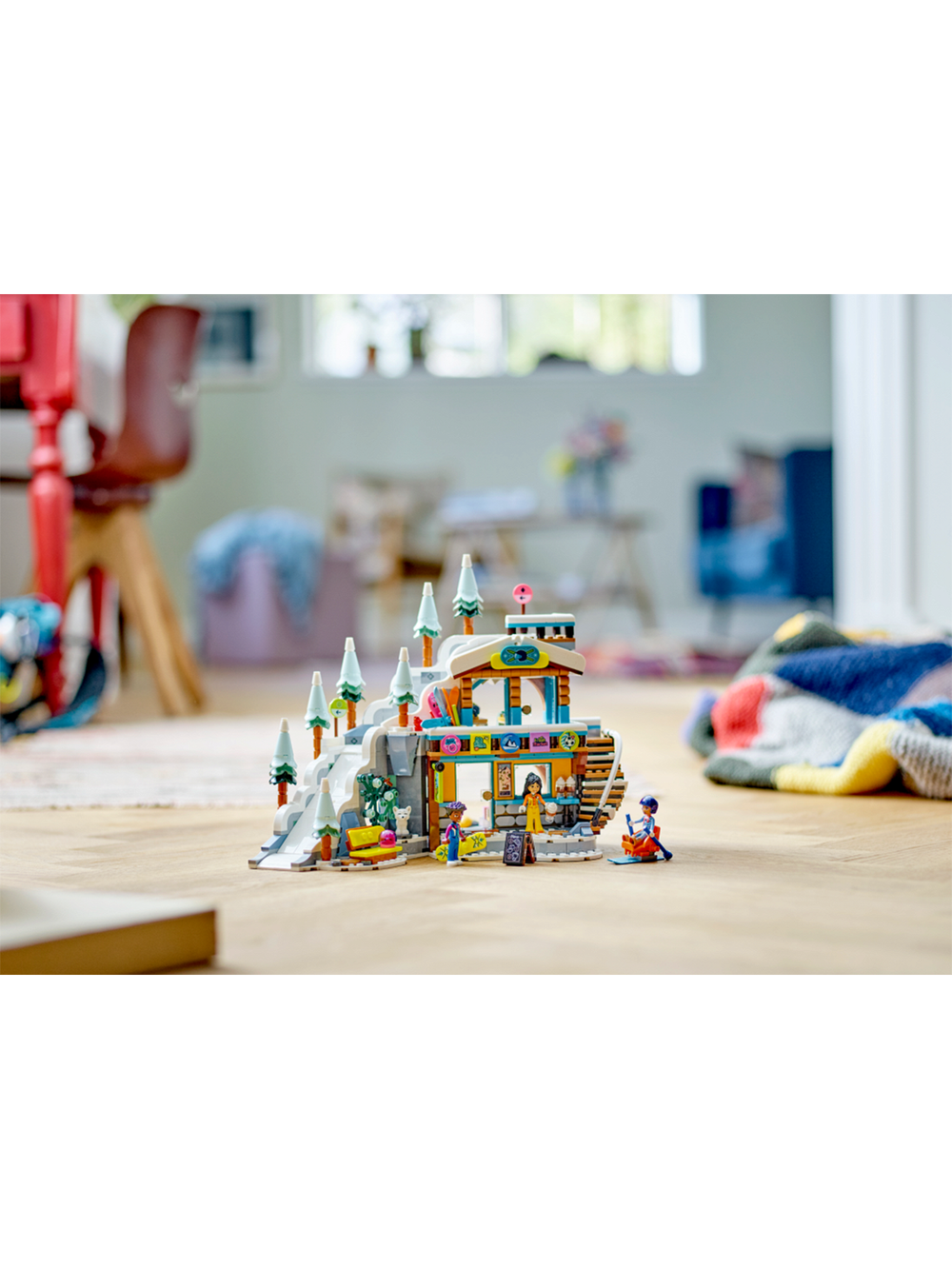 LEGO Friends 41756 Лего Лыжная трасса и кафе, зимний курорт с минифигурками, набор для игры, оригинал LEGO