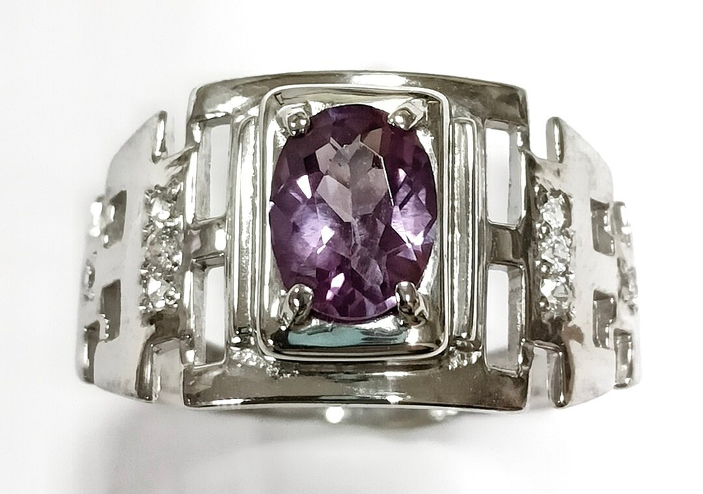 Ювелирное кольцо из серебра 925 пробы ,вставка александрит,фианиты,размер 21