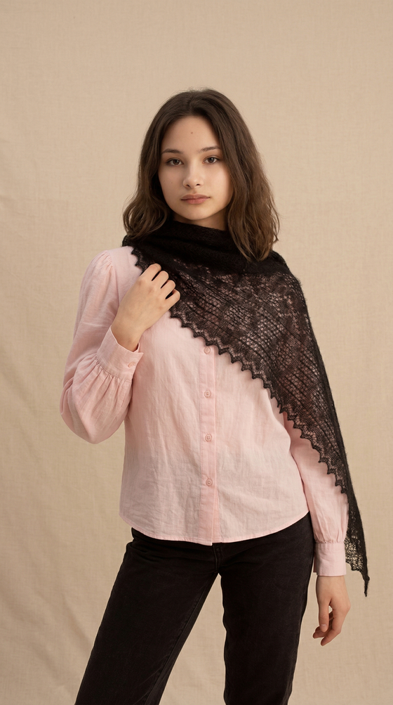 Оренбургский пуховый палантин П3-15050-07 черный