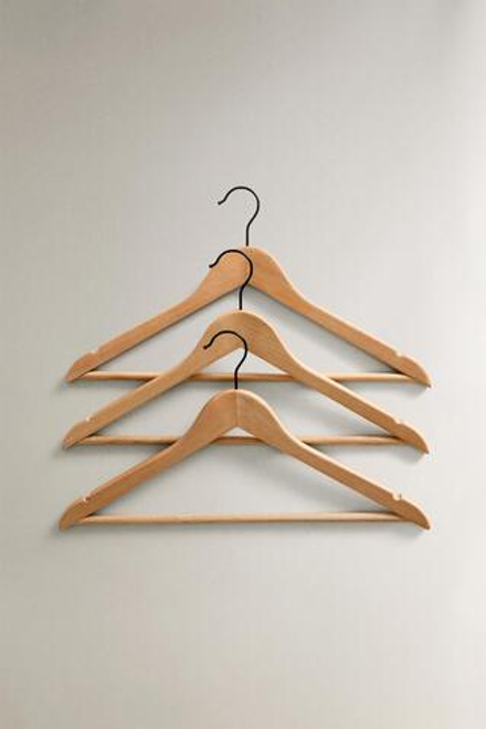 ZARA HOME ЛАКИРОВАННАЯ ВЕШАЛКА (НАБОР ИЗ 3 ШТ.), СВЕТЛО-БЕЖЕВЫЙ