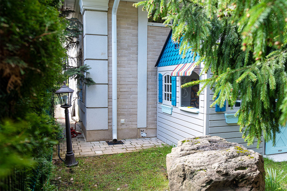 Детский домик Lifetime Playhouse, высота 2.15м