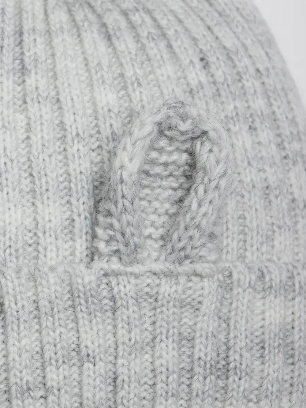 Шапка зимняя с помпоном и ушками для девочки