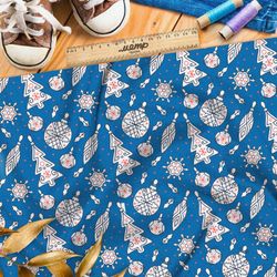 Ткань блэкаут старые ёлочные игрушки на голубом фоне