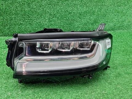 Фара левая Toyota Land Cruiser 300 (2021-н.в.) LED