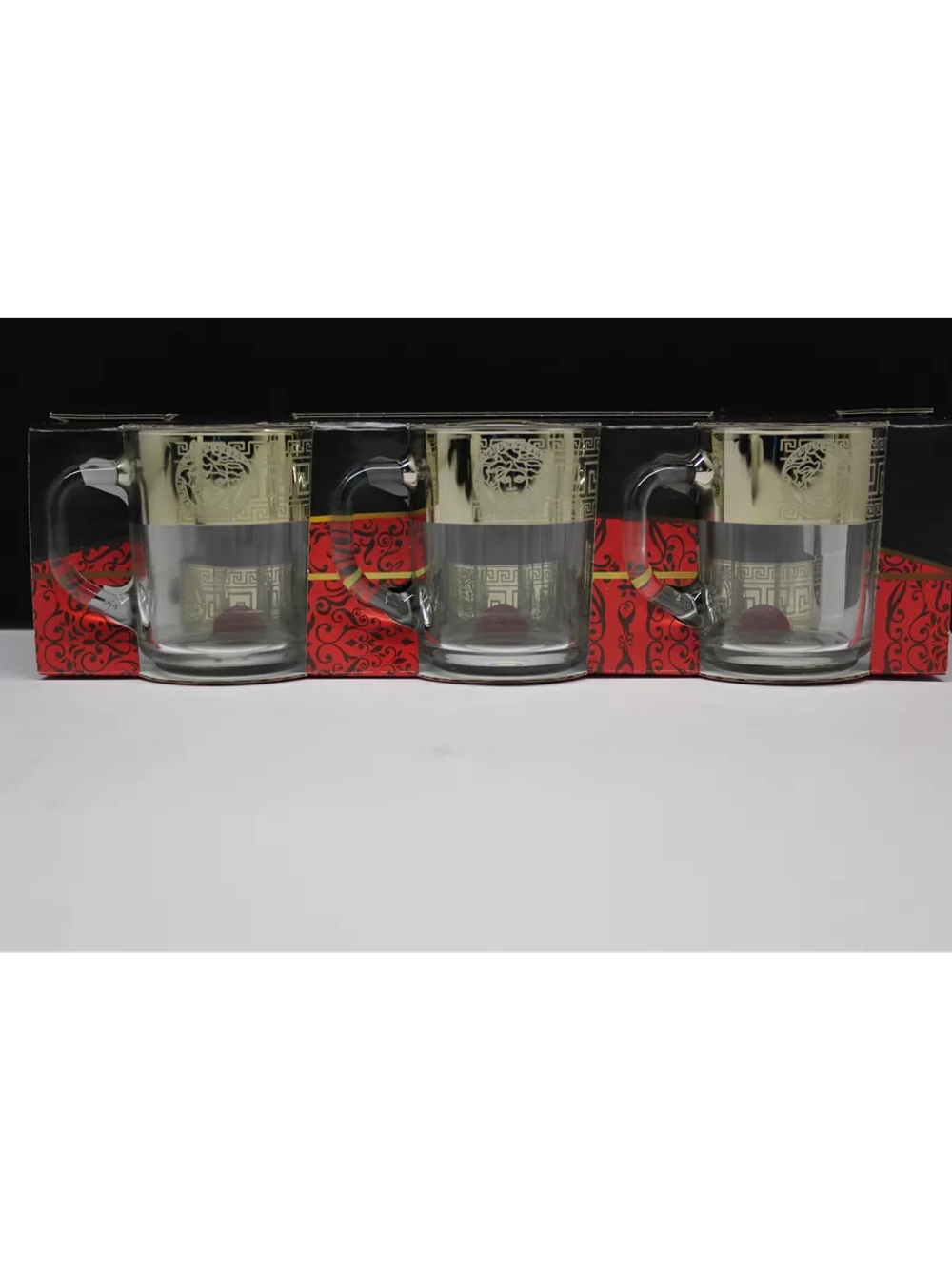 Набор кружек для чая и кофе.