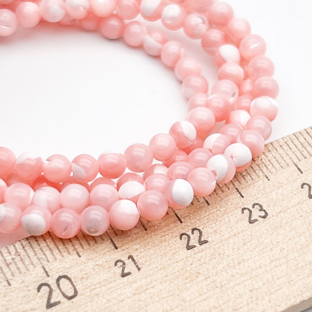 Перламутр тонированный, цвет розовый, диаметр около 4 мм, цена за нить 38 см