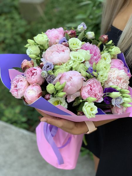 Цветы и эмоции: что говорят розы, эустома, хризантемы и пионы? Цветы и эмоции: что говорят розы, эустома, хризантемы и пионы?