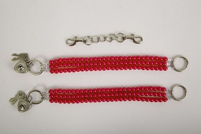 Красные оковы на ноги из бус (Цвет: красный)