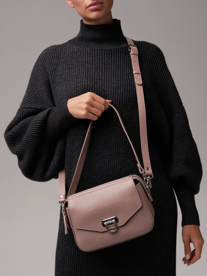 Сумка кожаная через плечо фруктовый мусс