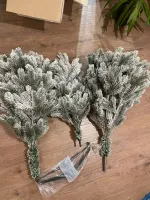 Заснеженная елка «Аляска» GT (Литая хвоя) 210 см / 2,1 м