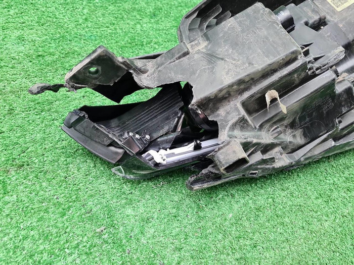 Битая Фара правая Kia K5 (2019-2023) LED