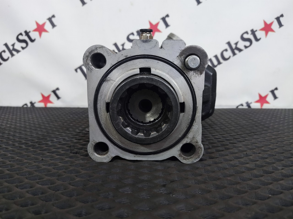 Насос гидравлический с коробкой отбора мощности