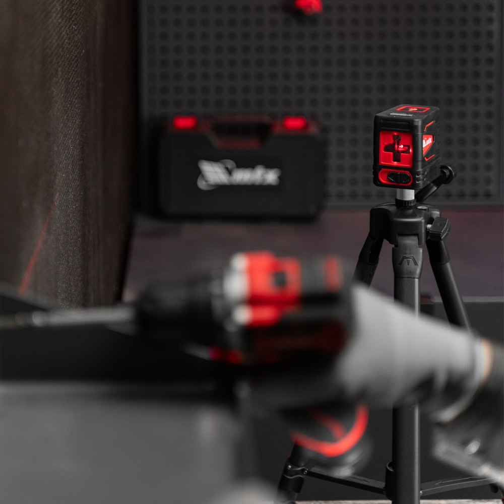 Лазерный уровень QBC RED Pro SET, 10 м, красный луч, батарейки, штатив// MTX