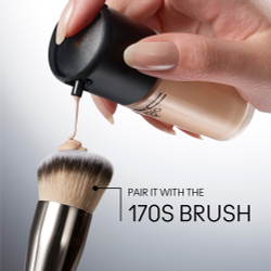 MAC Cosmetics Mini Studio Fix Fluid SPF 15 24HR Matte Foundation + Oil Control - Матирующий тональный крем SPF 15 оттенок NC30, 15 ml