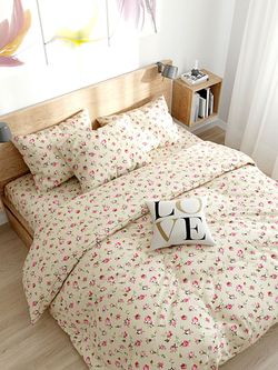 Постельное белье перкаль Сказка "Розовые бутоны на бежевом" семейное Наволочка 50х70 см 2 шт Простынь  240x215 см Пододеяльник 145x215 см 2шт