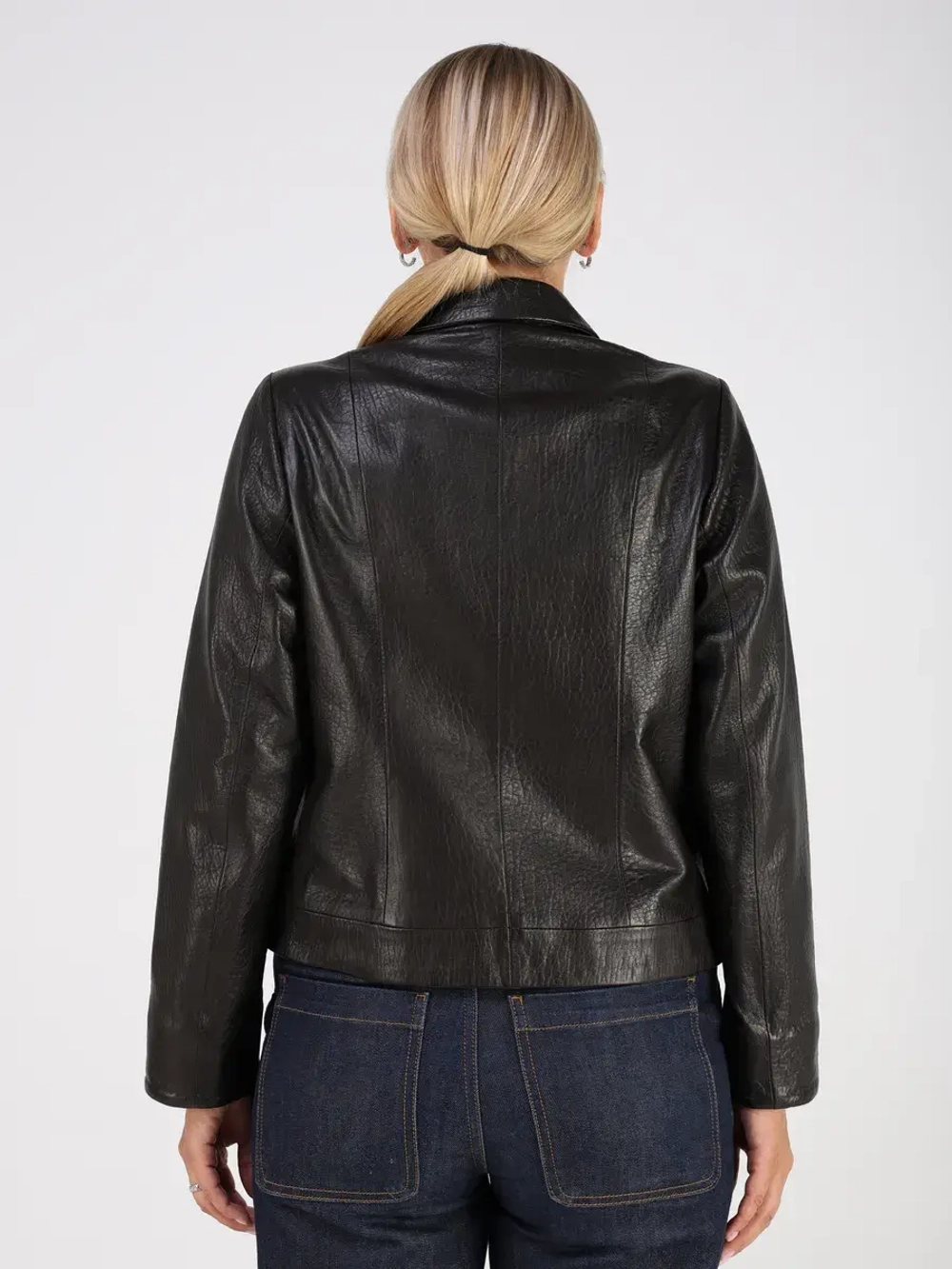 Кожаная куртка демисезонная косуха оверсайз