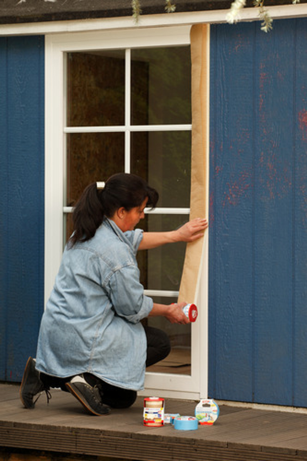 Укрывная бумага с малярной лентой tesa® 4405