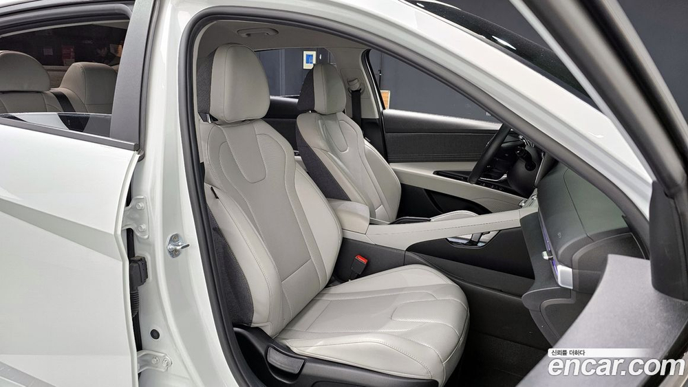 Hyundai Avante (CN7) 1.6 (09.2021)