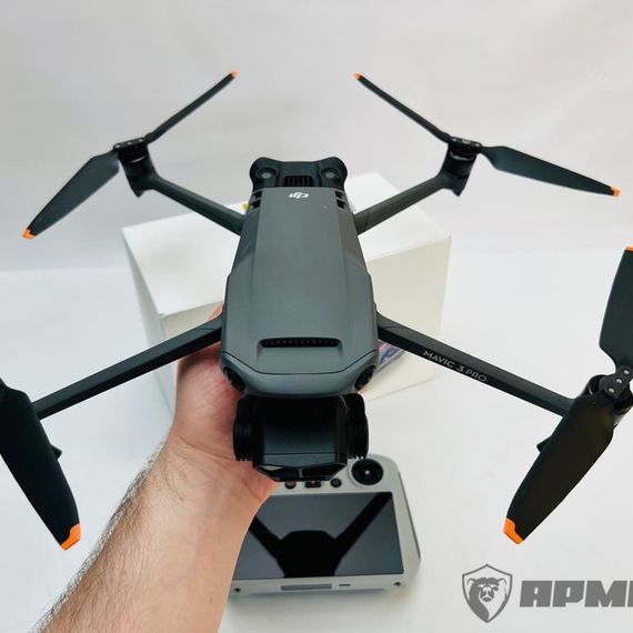 Квадрокоптер DJI Mavic 3 Pro (с пультом DJI RC)