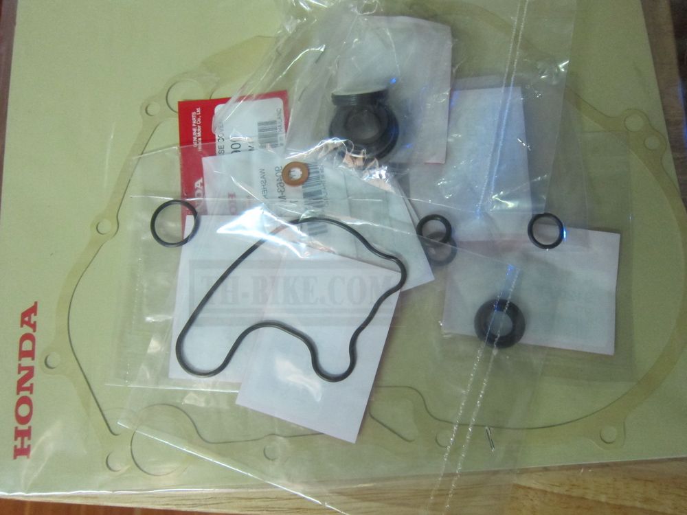 Cooling PUMP Rebuild Kit. Coolant+Oil SEAL set. Honda CRF250-300L, CB/CBR250-300, CMX300 series
