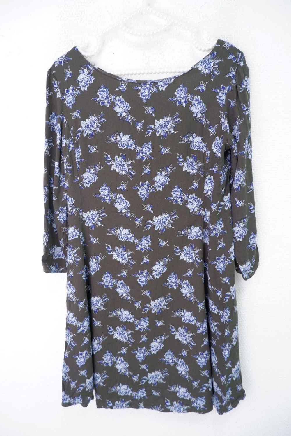 Платье из вискозы с цветами 44 размер