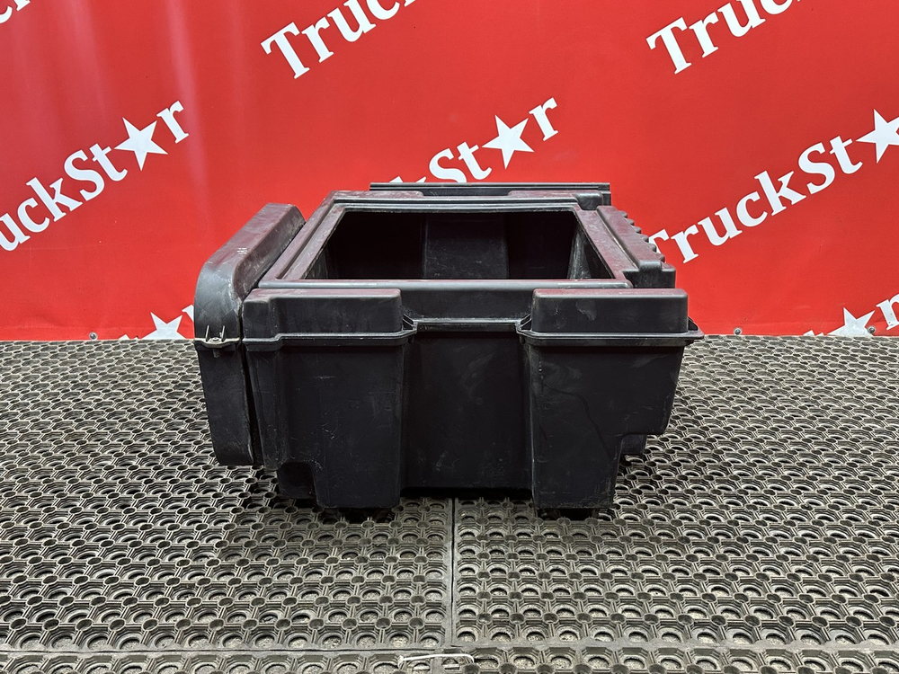 Ящик инструментальный правый