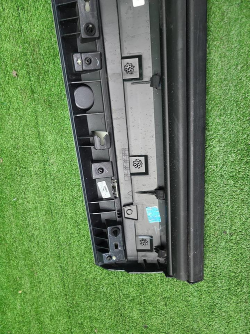 Накладка двери задняя правая Geely Monjaro (21-нв)