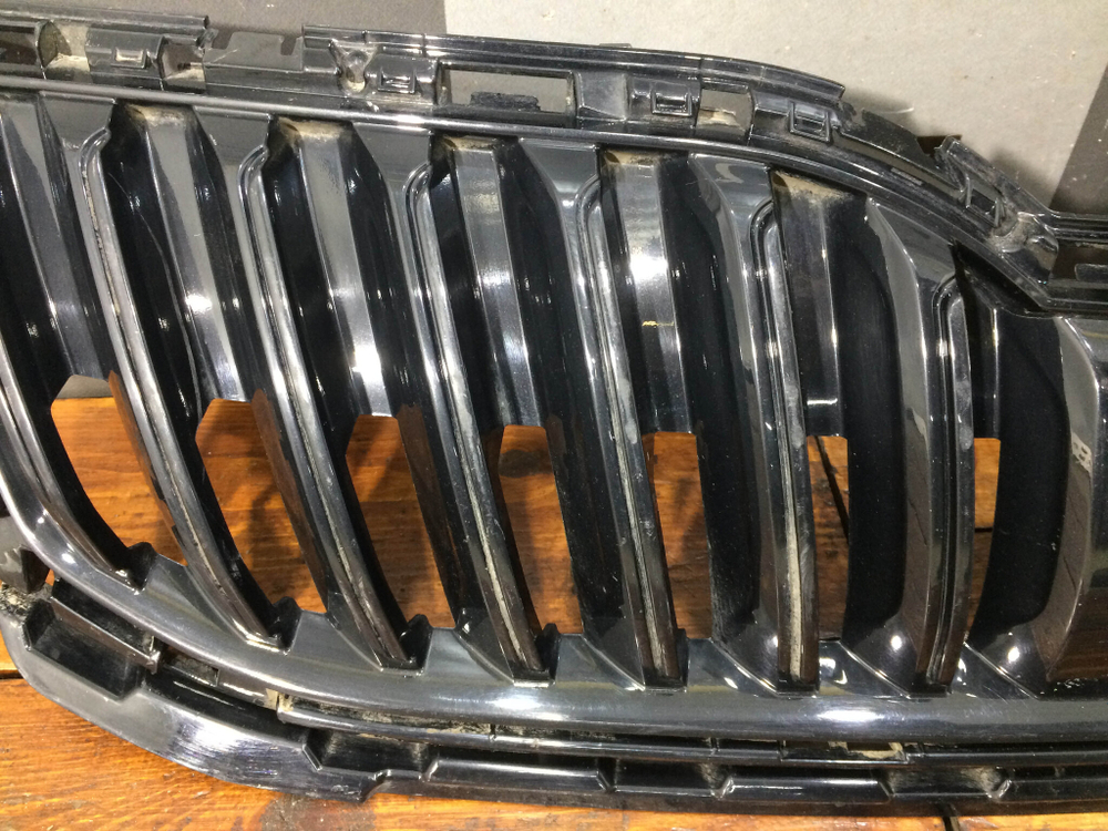 Решетка радиатора Skoda Octavia 3 (A7) 17-20 Б/У Оригинал 5e0853653c