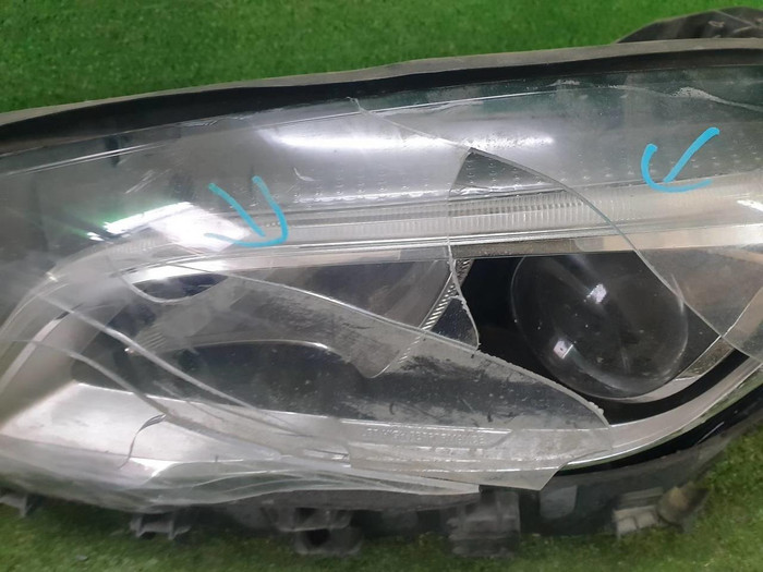 Битая Фара левая Mercedes GLA x156 (2017-2020) LED