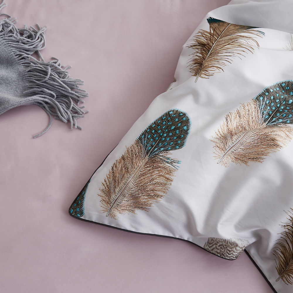 Постельное белье ЕВРО (двуспалка) Египетский Хлопок Перья на белом