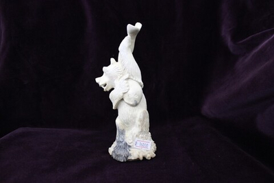 Медведь с рыбой