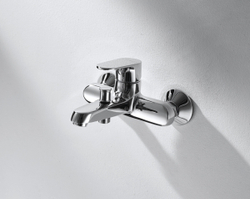 Смеситель для ванны c коротким изливом Bravat Alfa