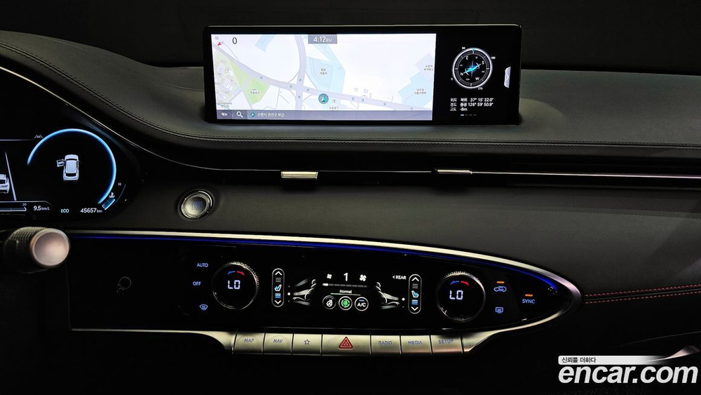 Genesis GV70 2.5T Бензин AWD (03.2022)