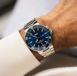 Oris Aquis Date 01 733 7789 4135-07 8 23 04PEB