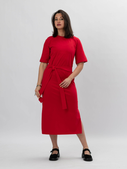 Платье спортивное с разрезами и поясом