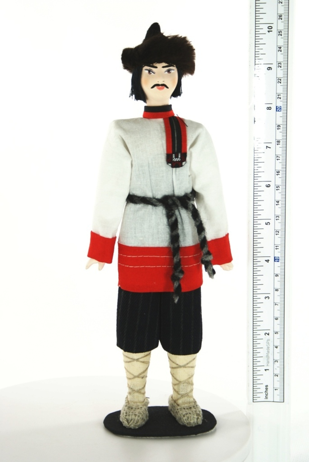 Кукла интерьерная. В мужском повседневном традиционном костюме (стилизация). К.19 - н.20 в. Мордовия.