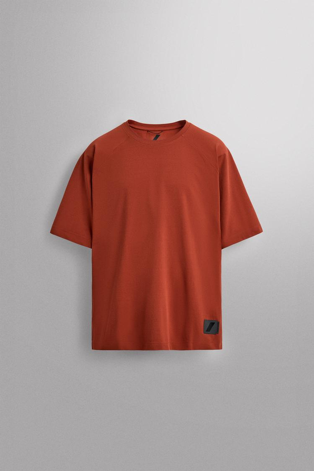 ZARA ФУТБОЛКА С НАШИВКОЙ, БУРГУНДИ