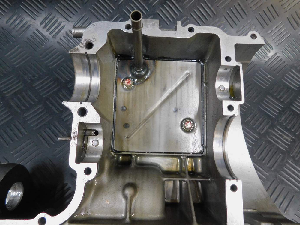 Верхняя часть картера Kawasaki ZZR 400 98 053020