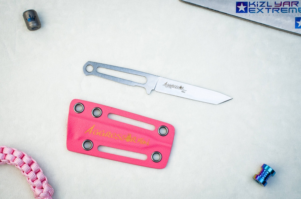 Туристический нож Aggressor Mini N690 StoneWash Pink Kydex
