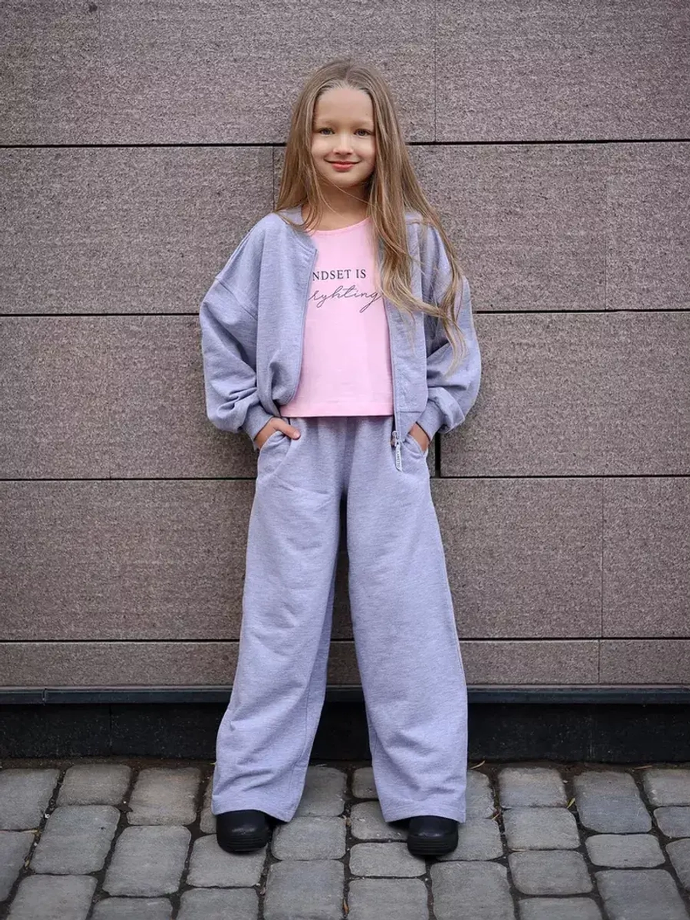 Спортивный костюм для девочки в школу