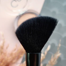 Скошенная кисть для румян Golden Rose ANGLE BLUSHER BRUSH