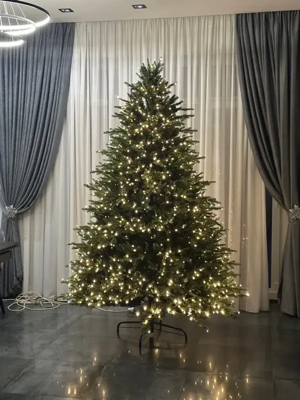 Елка с гирляндой встроенной «Elegance» Элеганс (Литая+пвх) от 1,5 м до 2,7 м