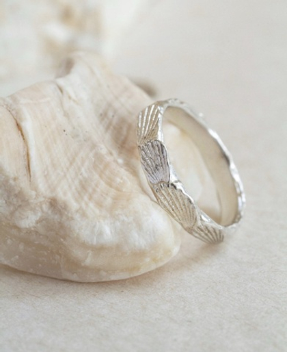 кольцо с отпечатками ракушек по кругу (узкое)